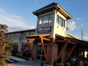 Oliver Knox provides day porter services to Don Gallo in Knoxville, TN